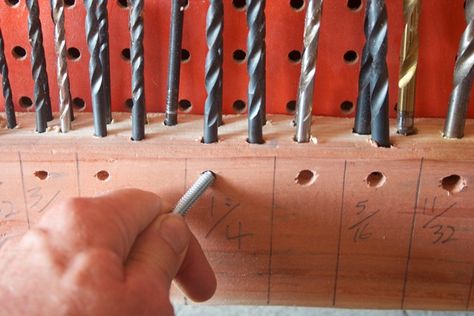 Screwdriver Bit Storage, Drill Bit Storage Diy, Organize Drill Bits, Drill Bit Holder Diy Tool Storage, Drill Bit Storage Ideas, Drill Bit Organization, Drillbit Storage, Garage Layout Ideas, Screw Storage Ideas