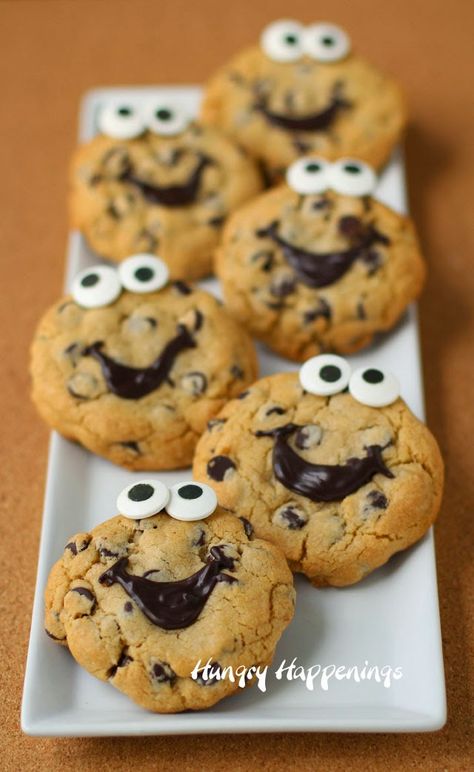 Brownie Vegan, A Glass Of Milk, Googly Eyes, Fun Kids Food, Fun Cookies, Chocolate Chip Cookie, Delicious Chocolate, No Bake Cookies, Cookie Bars