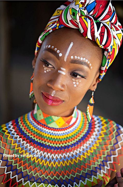 South African Face Paint, African Face Paint Dots, African Makeup Ideas, South African Makeup, South Africa Painting, African Face Paint, South African Culture, African Costume, African Makeup