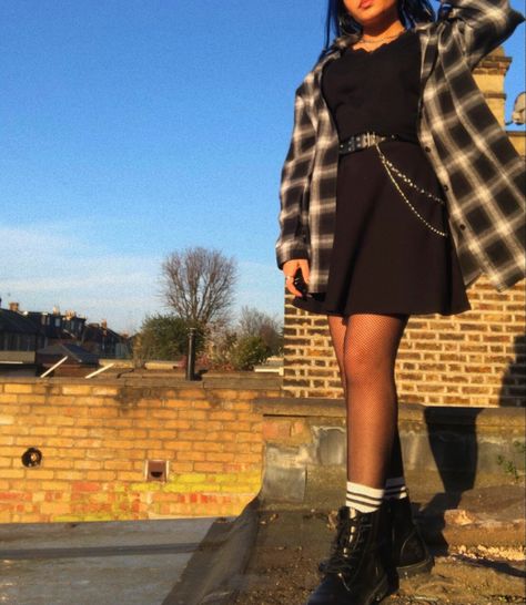 #flannel #skirts Skirt Flannel Outfit, Flannel Shirt And Skirt Outfit, Flannel And Skirt Outfit, Flannel And Dress Outfit, Flannel And Skirt, Flannel With Skirt, Flannel Skirt Outfit, Plain Skirt Outfit, How To Style Flannel Shirt