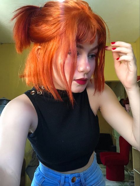 Sophisticated Orange Hair Colors: Easy Ideas Orange Bob With Bangs, Edgy Copper Hair, Ginger Bob With Bangs, Orange Bob Hair, Short Copper Hair With Bangs, Short Ginger Hair With Bangs, Copper Bob With Bangs, Short Red Hair With Bangs, Orange Hair Colors