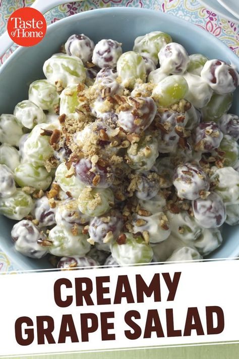 Grape Salad Chicken Salad Chick Recipe, Creamy Grape Salad, Grape Salad Recipe, Frozen Grapes, Fruit Salad Easy, Salad Fruit, Grape Salad, Large Salad Bowl, Fruit Dip