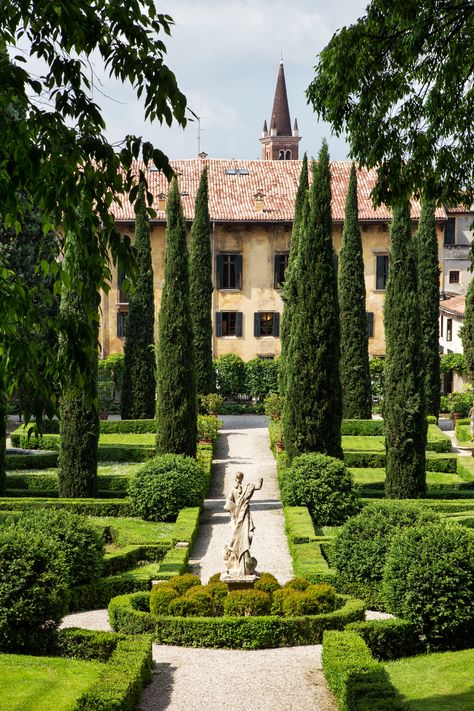 Tuscan Garden, European Garden, Rustic Italian, Italian Landscape, Italian Countryside, Classic Garden, Italian Garden, Italian Villa, Formal Gardens