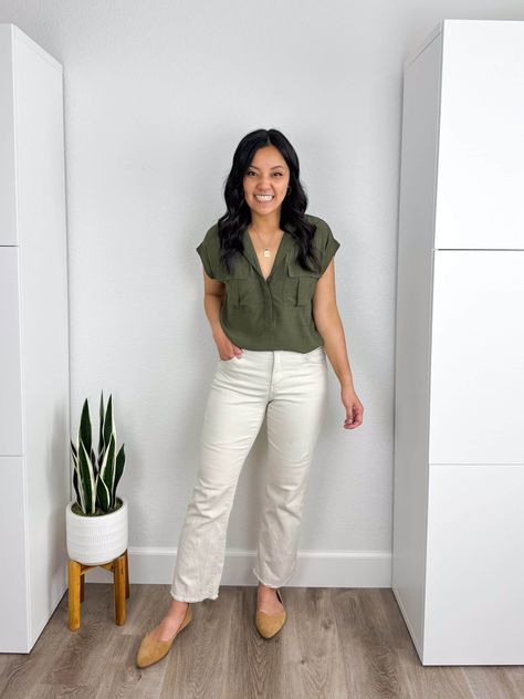 olive green utility blouse + cropped kick flare ivory pants + tan suede flats + gold earrings + gold necklace Olive Top Outfit, Green Top Outfit, Nursing Friendly Outfits, Ivory Pants, Olive Jeans, Olive Green Top, Model Blouse, Olive Green Shirt, Olive Top