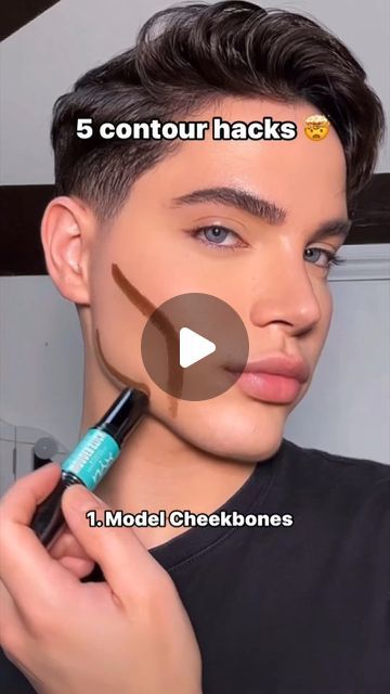 Stage Makeup Contour, Skull Contour Make Up, Halloween Contour Makeup, Contour Slimmer Face, Grunge Contour, Cheek Contour Tutorial, Contouring Before And After, How To Put On Contour, Blending Contour Makeup