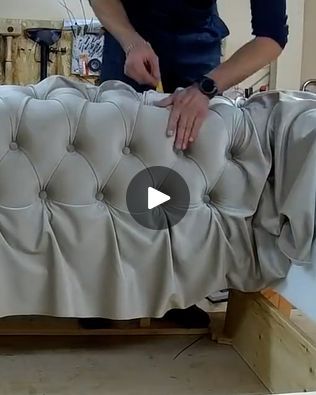 Chester Sofa, Chesterfield Couch, Sofa Chester, Sofa Making, Diy Sofa, Arm Rest, Chesterfield Sofa, Chester, Make Your Own