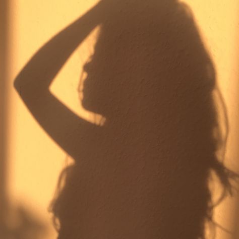 #girl #shadow #cute #sun #dreamy #golden #yellow #aesthetic Golden Core Aesthetic, Sun Pictures Aesthetic, Golden Summer Aesthetic, Sun Person Aesthetic, Sun Yellow Aesthetic, Sunshine Aesthetic Girl, Soft Golden Aesthetic, Golden Sun Aesthetic, Soft Golden Hour Aesthetic