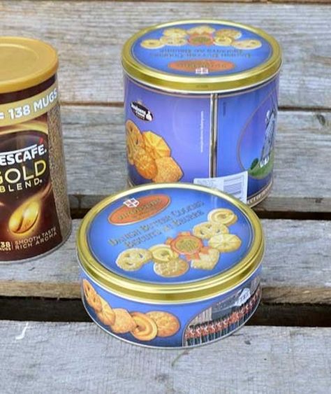 15 Clever Things to Do With Empty Christmas Tins | Hometalk Metal Tins Repurpose, Old Cookie Tins Repurposed, Cookie Tins Repurposed, Cookies To Give As Gifts, Butter Cookies Tin, Popcorn Tin, Cookie Container, Pine Cone Christmas Tree, Cookie Tin