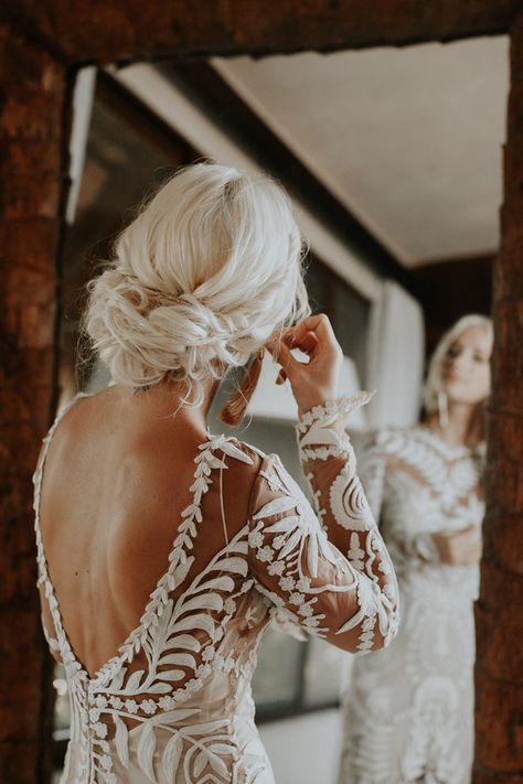 Backless Lace Dress, Western Wedding Dresses, Backless Wedding, Bohemian Wedding Dress, Bohemian Wedding Dresses, Braided Bun, Wedding Dress Trends, Western Wedding, Wedding Gowns Lace