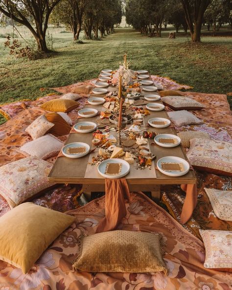 Witchy Picnic, Hobbit Picnic, Enchanted Picnic, Wandering Folk, Farm Picnic, Forest Picnic, Hobbit Party, Thanksgiving Table Setting, Luxury Picnic