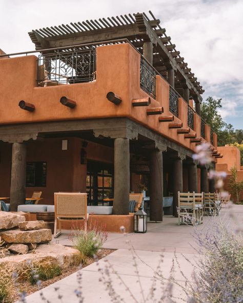 New Mexico Hotels, Pueblo Revival, Santa Fe Style Homes, Kiva Fireplace, Luxury Ranch, New Mexico Santa Fe, Mud House, Hotels Luxury, Mexico Hotels