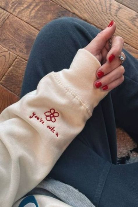 Cuff Embroidery, Embroider Ideas, Custom Sweaters, Unique Sweatshirt, Embroidery Sweater, Embroidery Hoodie, Sweet Shirt, Cute Embroidery, Embroidery Sweatshirt