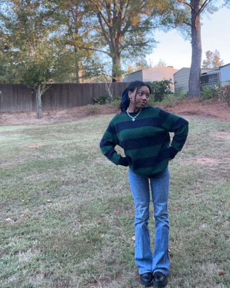 How To Style Brianna Sweater, Brielle 90s Jeans Outfit, Brielle 90s Jeans, Brielle Jeans, Brianna Sweater, Pretty Stars, You My Love, 90s Jeans, School Fits