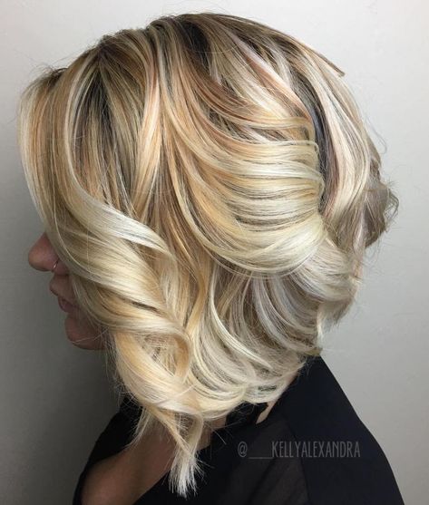 Curly Blonde Bob Hairstyle Hairstyles For Special Occasions, Angled Hair, Easy Curls, Trendy Bob Hairstyles, Blonde Bob Hairstyles, How To Curl Short Hair, Wavy Bob Hairstyles, Hot Rollers, Special Occasion Hairstyles