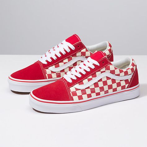 classic checked old skool vans. I love the red and white. Red and black also is a really good combo so these are definitely something I would buy. Vans Verdes, Vans Slip On Outfit, Vans Wallpaper, Red Checkered Vans, Cute Vans, Vans Ultrarange, Tenis Vans, Checkered Vans, Vans Checkerboard