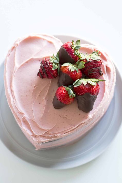 Heart Shaped Chocolate Strawberry Cake | girlversusdough.com @girlversusdough Heart Cake With Strawberries, Heart Cake Recipes, Kek Coklat, Cake With Strawberries, Chocolate Strawberry Cake, Heart Shaped Chocolate, Strawberry Buttercream, Shaped Cake, Heart Shaped Cakes