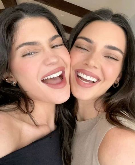 Kylie Jenner Teeth, Maquillaje Kylie Jenner, Trajes Kylie Jenner, Estilo Kylie Jenner, Kyle Jenner, Kylie Jenner Lipstick, Kylie Jenner Makeup, Jenner Family, Jenner Sisters