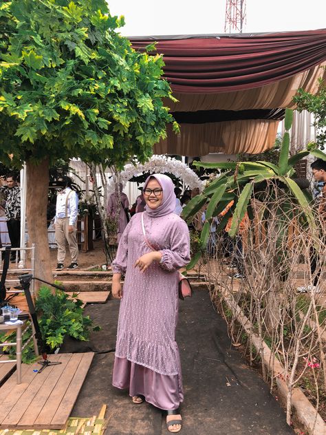 #ootdfashion #ootdhijab #kondanganootd #kondanganoutfit #ootdbigsize #kondanganoutfit #hijabfashion Ootd Bridesmaid Hijab, Ootd Big Size, Kondangan Outfit, Ootd Hijab, Ootd Fashion, Hijab Fashion, Big Size, Ootd, Plus Size