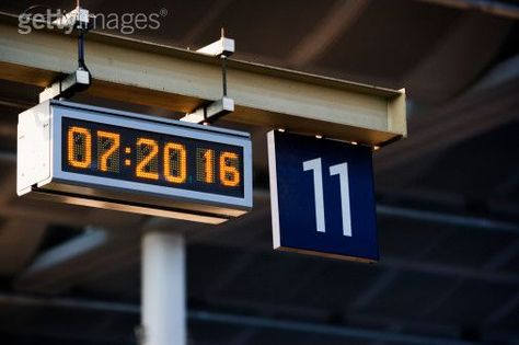 Train Station Clock, Train Signs, Digital Clocks, Railway Station, Flip Clock, Vintage Industrial, Train Station, Modern Vintage, Seventeen