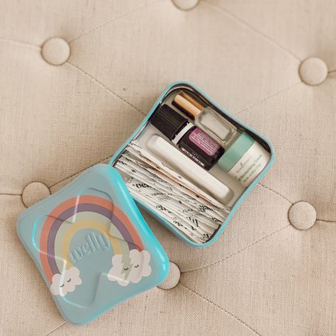 Small First Aid Kit Aesthetic, Mini Hygiene Kit, Aesthetic First Aid Kit, First Aid Kit Aesthetic, Cute First Aid Kit, Small First Aid Kit, Hospitalcore Aesthetic, Baby Medicine, Mini First Aid Kit