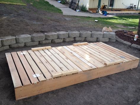 Large Sandbox With Cover, Sandbox With Lid, Sandbox Plans, Sand Boxes, Diy Sandbox, Fake Vs Real, Kids Sandbox, Backyard Toys, Pallet Projects Garden