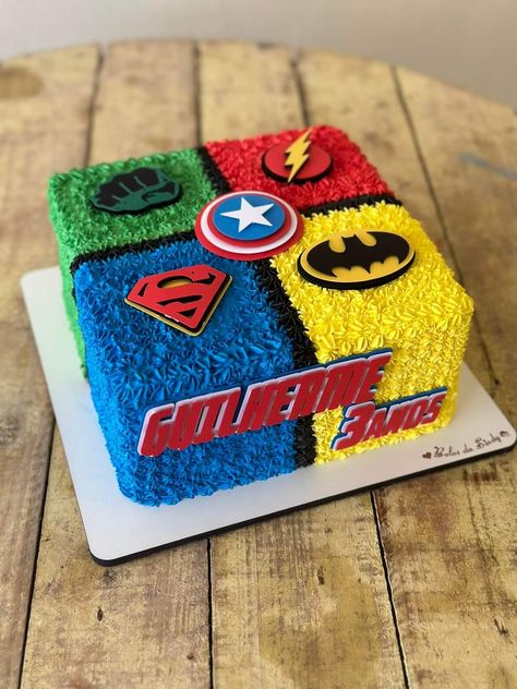 Avenger Cake Design, Avengers Cake Ideas, Birthday Cake Avengers, Avengers Cake Design, Superhero Birthday Decorations, Avengers Birthday Cake, Marvel Birthday Cake, Mark Birthday, Avengers Cake