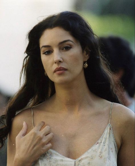 Monica Belluci Malena, Monica Belluci Style, Malena Monica Bellucci, Camila Morrone, Italian Beauty, Italian Actress, Monica Bellucci, Beauty Standards, Megan Fox