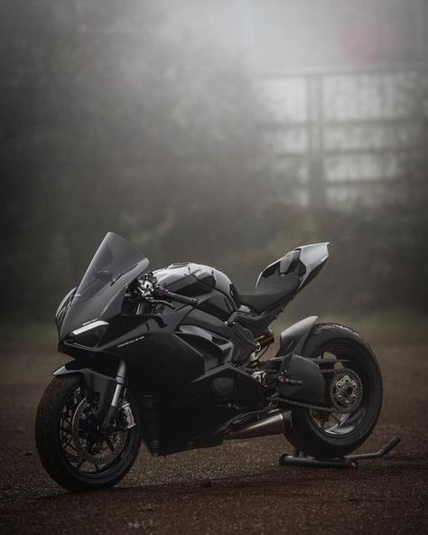 Ducati Panigale V4 Black, Black Ducati Panigale, Ducati V4 Panigale, Ducati Panigale V4 Sp2, Ducati Black, Sony A7 Iv, Ducati 916, Panigale V4, Moto Ducati