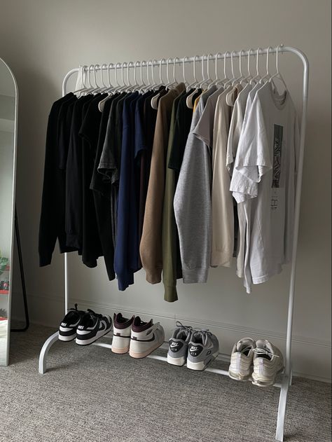 Shoe And Clothes Rack, Bedroom Shoe Rack Ideas, Small Clothing Rack Bedroom, Hanger Rack Aesthetic, Clothing Rail Aesthetic, Clothing Rack In Room, Clothes Hanging Aesthetic, Clothing Rack Room, Aesthetic Clothes Rack