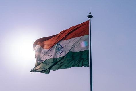 If you are a proud Indian, you will be definitely loving this song. National Anthem makes all of us proud, even when we... Essay On Independence Day, Hindu Priest, Independence Day Speech, Independence Day Wishes, 15 August Independence Day, Indian Independence Day, Independence Day Images, Independence Day India, India Images