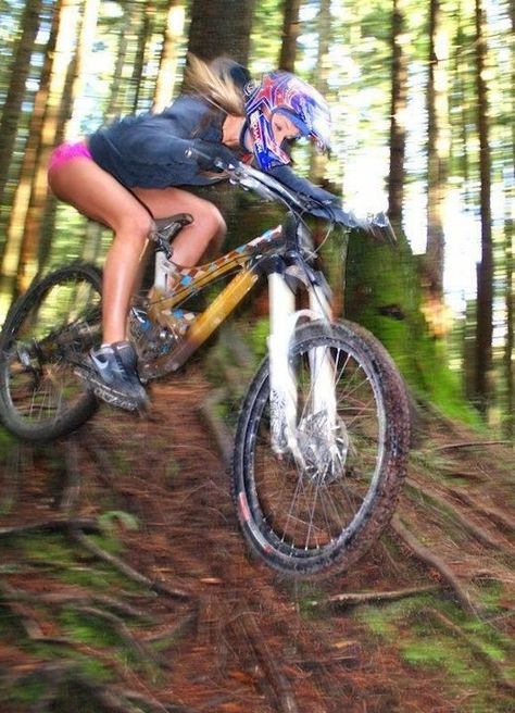 Fun exercise! Mtb Girl, Mt Bike, Mountain Biking Women, Chicks On Bikes, Downhill Mountain Biking, Downhill Bike, Downhill Mtb, Mountain Bike Shoes, Mountain Bike Trails