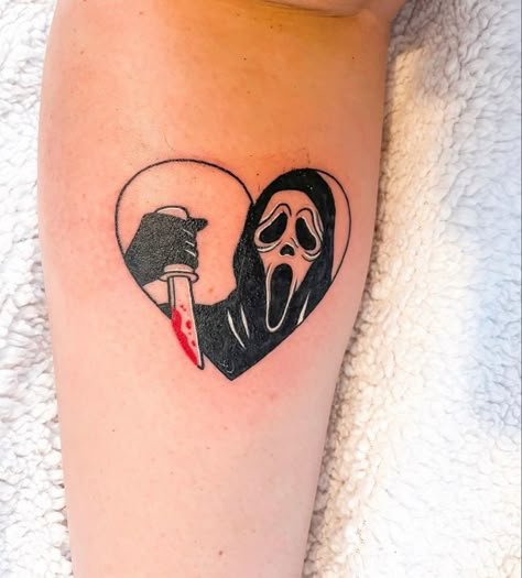 Ghost Face Tattoo Ideas, Small Ghostface Tattoo Simple, Tattoo Ideas Scary Movies, Cute And Spooky Tattoos, Scream Heart Tattoo, Small Horror Movie Tattoos Simple, Tattoo Ideas Spooky, Ghostface Tattoo Simple, Small Horror Movie Tattoos Matching