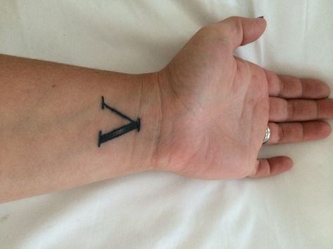 Roman numeral 5 to represent my family 5 Roman Numeral Tattoo, Roman Numeral 5 Tattoo, Stars Tattoo Arm, Small Stars Tattoo, Roman Numeral 5, 5 Tattoo, Tattoo On Wrist, Small Star Tattoos, Roman Numeral Tattoo