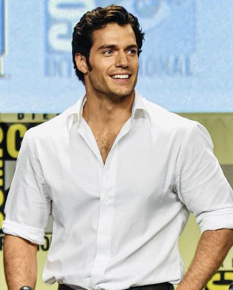 Henry Cavill Full Body Pic, Henry Cavill Casual, Henry Cavill With Dog, Henry Cavil Without Shirt, Henry Cavill Sleeping, Man In 30s, Henry Cavill Hands, Henry Cavill White Shirt, Handsome Husband