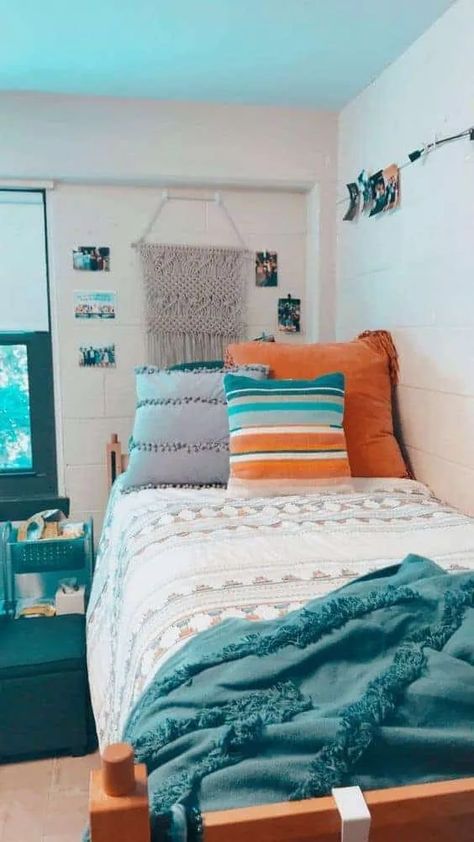 Chic Dorm Room, Chic Dorm, Boho Dorm Room, Dorm Room Styles, Dorm Design, Dorm Inspiration, Dorm Diy, Dorm Room Diy, College Dorm Room Decor