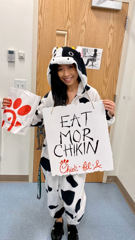 Chickfila Cow Costume, Eat More Chicken Costume, Chick Fil A Cow Costume, Chickfila Halloween Costumes, Chik Fil A Costume, Chick Fil A Costume Ideas, Chickfila Trunk Or Treat, Eat More Chicken Sign, Chick Fil A Halloween Costume