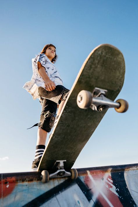 Skateboard Photo Ideas, Skateboarding Poses, Skateboarding Photoshoot, People Skateboarding, Skateboard Photoshoot, Skatepark Photoshoot, Skate Photoshoot, Skating Photoshoot, Skater Poses