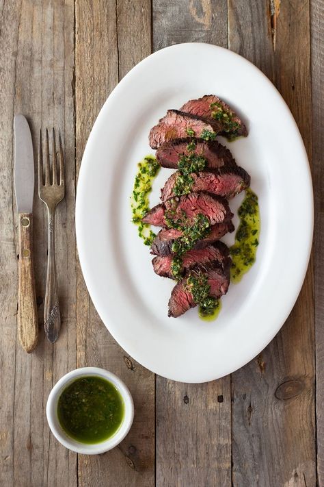 Steak Chimichurri, Power Salad, Hanger Steak, Tender Steak, Steak Plates, Diner Recept, Herb Sauce, Summer Recipes Dinner, Spread Recipes