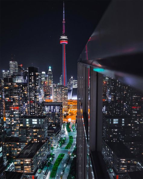 A Cinematic Stroll Through Toronto At Night – Fubiz Media Toronto At Night, Canada Honeymoon, Canada Vacation, Canada Photography, Toronto City, Toronto Travel, Mont Fuji, Vacation Photography, Canada Destinations