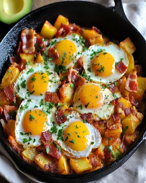 Breakfast Skillet with Roasted Potatoes and Eggs - Easy Recipe Skillet Eggs Breakfast, Eggs With Potatoes Breakfast, Skillet Potatoes Breakfast, Breakfast Recipes With Potatoes, Potato Egg Recipes, Breakfast Cast Iron Skillet, Egg And Potato Recipes, Chorizo Potatoes And Eggs, Eggs And Potatoes Breakfast