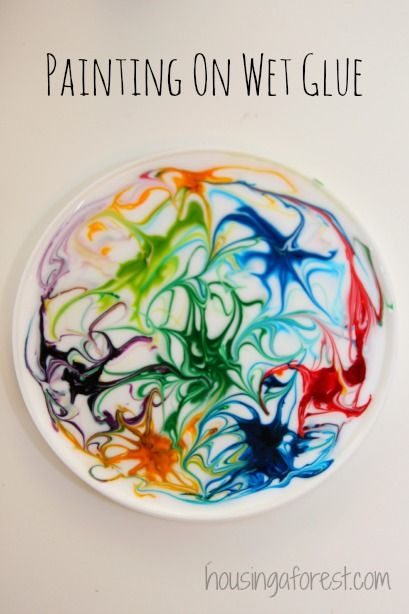 Painting on Wet Glue - such a FUN canvas! Food Colouring, Childrens Crafts, Process Art, Preschool Art, Art Activities, Sun Catcher, School Crafts, Crafts To Do, Craft Activities