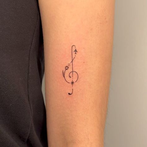 40 Pretty Tattoos for Women to Inspire You Music Heart Tattoo, Bookworm Tattoo, Music Symbol Tattoo, Small Music Tattoos, Symbole Tattoo, Piano Tattoo, Tattoos Colorful, Tattoos Abstract, Tattoos Japanese