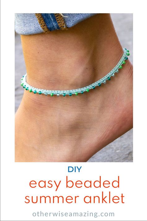 Diy Seed Bead Ankle Bracelets, Seed Bead Anklet Patterns, Macrame Ankle Bracelet, Homemade Ankle Bracelets, Friendship Anklets Diy, Seed Bead Anklet Diy Bracelet Patterns, Seed Bead Anklet Diy, Ankle Bracelet Diy, Macrame Jewelry Step By Step