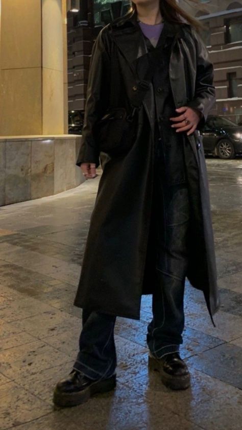 Dark Trench Coat Outfit, Long Black Coat Outfit, Long Jacket Outfit, Goth Lookbook, Leather Coat Outfit, Black Coat Outfit, Outfits Aesthetic Grunge, Trench Outfit, Long Coat Outfit