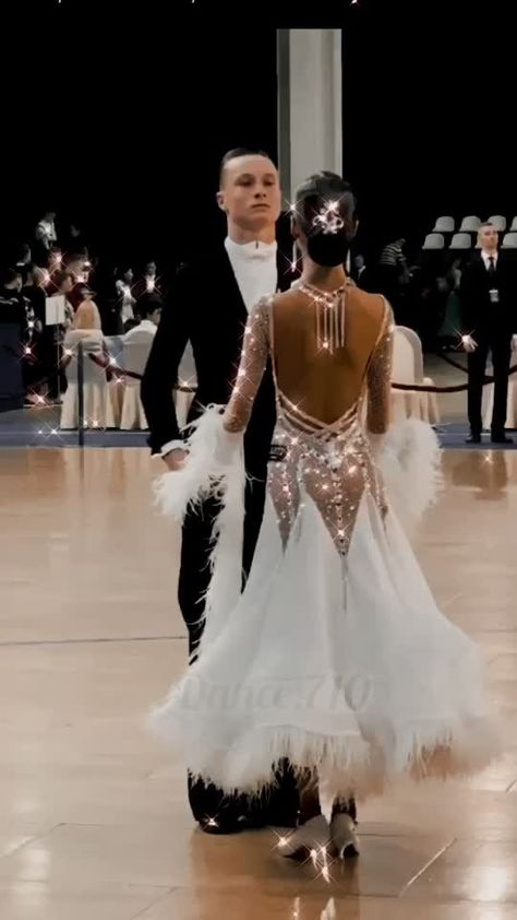 Ballroom Dance Dresses Standard, Latin Competition Dress, Smooth Dance Dresses, Ballroom Dance Outfits, Ballroom Dress Inspiration, Ballroom Standard Dress, Ballroom Competition Dress, Ballroom Dance Competition, Waltz Dress