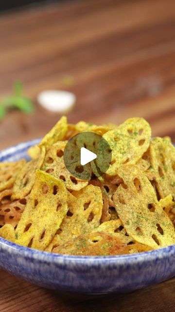 Kunal Kapur on Instagram: "Monsoon special Kurkuri Kamal Kakdi...try karo aaj hi!  Ingredients Lotus Stem (large) – 1 no Water – as required Salt – to taste Black salt – ½ tsp Turmeric – ½ tsp Chilli powder – 1 tsp Green chilly paste – 1 tsp Ginger garlic paste – 1 tsp Corn Starch – 1 tbsp Gram Flour – 3 tbsp Chaat Masala – 1tsp Mint Powder – 1 tsp  #Chefkunal #kunalkapurrecipe #kamalkakdi #snacksonsnacks #snacktime😋 #snackideas #SnackRecipe #food #foodiesofinstagram #food #snacks #foods #easypeasyrecipe #reel #reels #reelstrend #trendingreel #trendingreels" Kamal Kakdi Recipe, Mint Powder, Easy Peasy Recipes, Ginger Garlic Paste, Black Salt, Gram Flour, Chaat Masala, Food Snacks, Garlic Paste