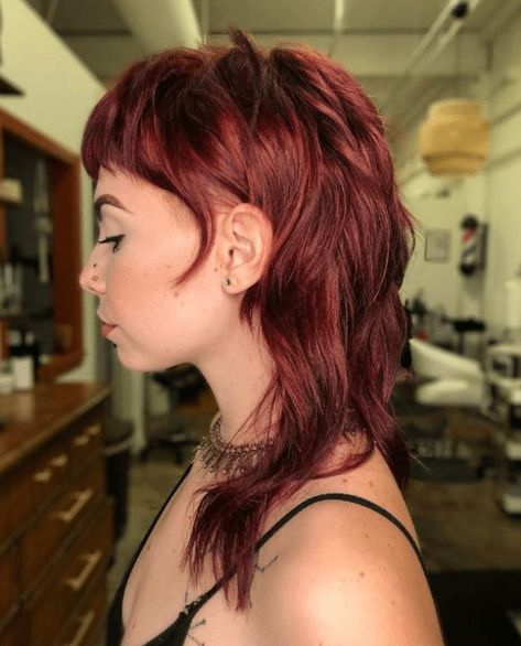 40 Best Mullet Shag Hairstyles for women To Copy in 2022 Female Mullet, Shaggy Mullet, Textured Curly Hair, Mullet Haircut, Shag Hairstyles, Popular Haircuts, Edgy Hair, Mullet Hairstyle, Feathered Hairstyles