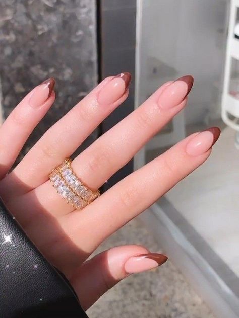 Acrylics Minimalist, Fall Nails Medium, Cute Almond Acrylic Nails, Almond Nail Tips, Elegant Wedding Nails, Nails Medium Almond, Brown French, Nails Fall Nails, French Tip Press On Nails