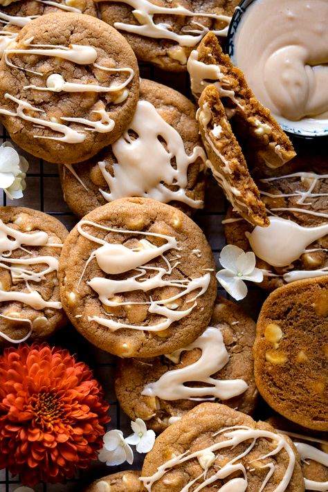 Bourbon Cookies Recipe, Boozy Cookies, Whiskey Cookies, Bourbon Dessert, Bourbon Cookies, Maple Bourbon Glaze, Whiskey Chocolate, Fall Cookie Recipes, Cookie Glaze