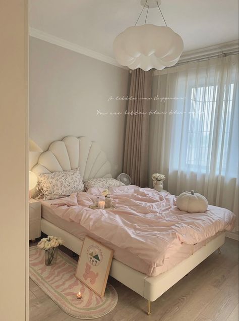 Makeover Bedroom, Pink Pilates, Redecorate Bedroom, Pretty Room, Minimalist Room, Pilates Princess, Cozy Room Decor, Dreamy Room, Room Design Bedroom